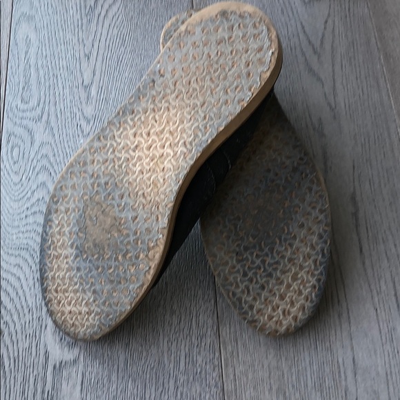 Men’s Toms Brogue shoes - Picture 3 of 3